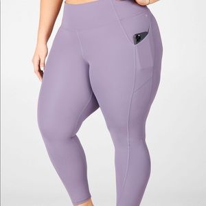 Fabletics Oasis HighWaisted Pocket Legging Regular